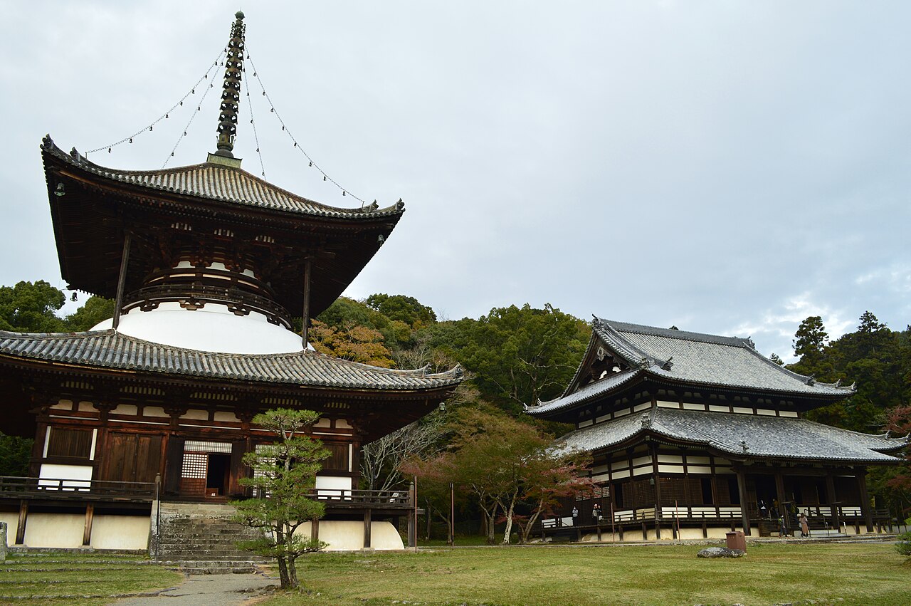 根来寺大塔と境内